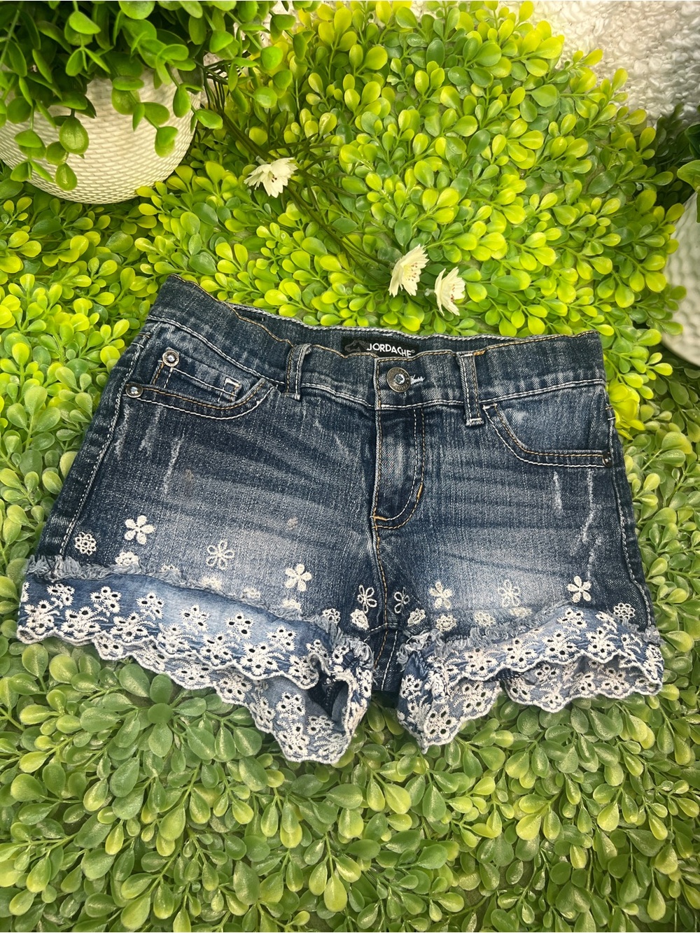 Jordache Girls Embroidered Denim Shorts White Eyelet Lace Trim Size 8